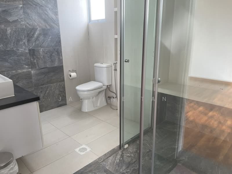 Thomson Grove, 586 Yio Chu Kang Road, 4 Bedrooms, 2,896 sqft, Condominium For Rent, by Jasmine Tan, 23448979 - Toilet - PropertyGuru.com.sg