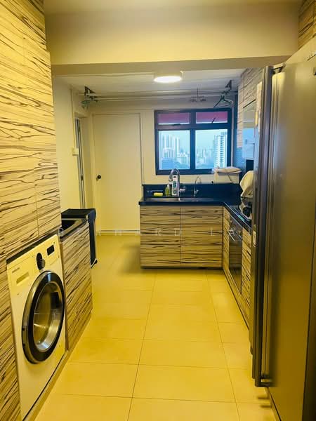 13 Holland Drive, 13 Holland Drive, 2 Bedrooms, 700 sqft, HDB Flat For Rent, by Bernard Lai, 23449328 - PropertyGuru.com.sg