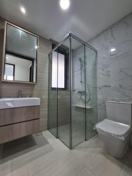 Forest Woods, , 2 Bedrooms, 732 sqft, Condominium For Rent, by Kevin Chew, 23449814 - Common Bathroom - PropertyGuru.com.sg