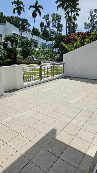 Super Hugh Patio for entertainment 