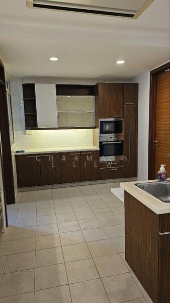 Hugh Fully Equipped Kitchen 