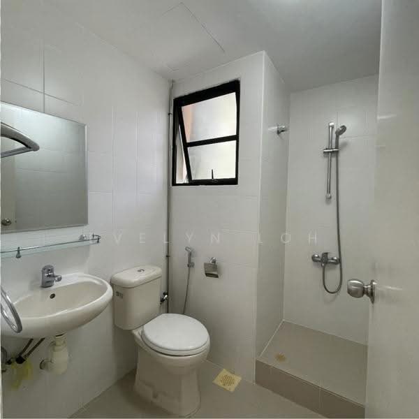 Pinewood Gardens, 23 Balmoral Park, Tanglin / Holland / Bukit Timah, 3 Bedrooms, 1,259 sqft, Condominium For Rent, by Evelyn Loh, 23450931 - PropertyGuru.com.sg