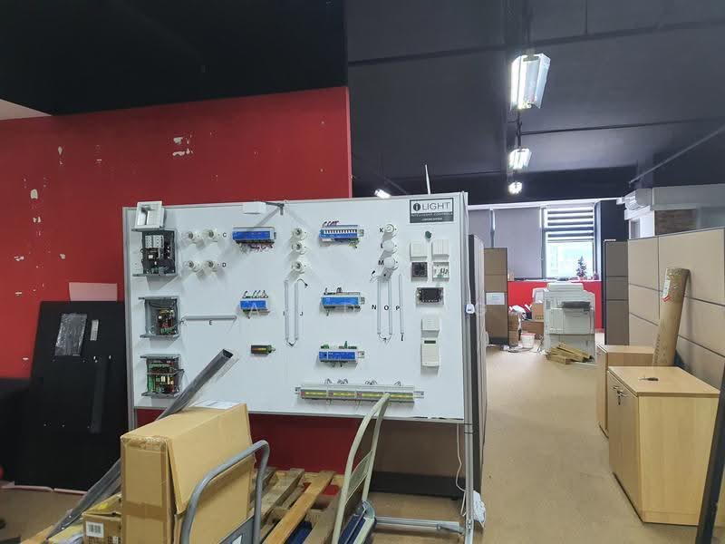 Vertex, 33 Ubi Avenue 3, Eunos / Geylang / Paya Lebar, 1,572 sqft, Light Industrial (B1) For Rent, by David Ang, 23453315 - CommercialGuru.com.sg