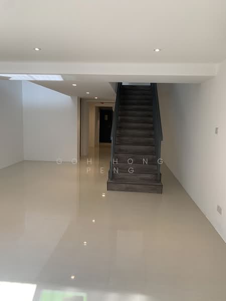 Sembawang hills estate, , 5 Bedrooms, 4,152 sqft, Terraced House For Rent, by Goh Hong Peng, 23454696 - PropertyGuru.com.sg