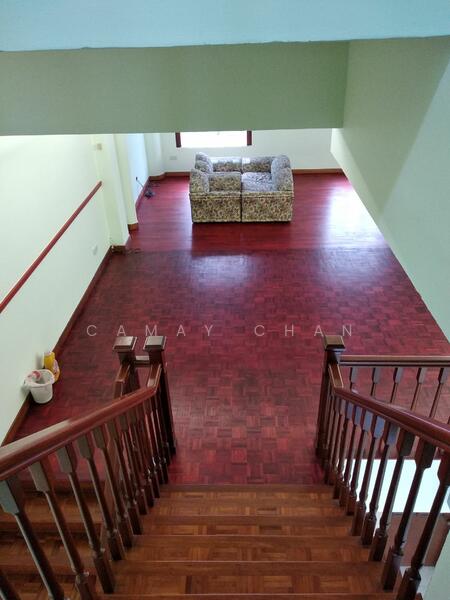 Large family area on the mezzanine floor 