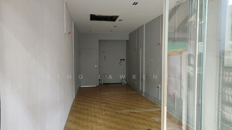 448 Ang Mo Kio Avenue 10, 448 Ang Mo Kio Avenue 10, 300 sqft, Shop / Shophouse For Rent, by Heng Lawrence, 23462544 - CommercialGuru.com.sg