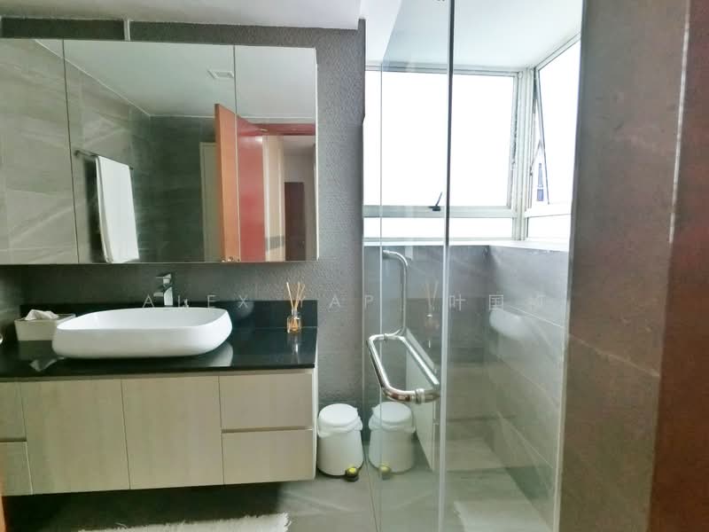 Compass Heights, 9 Sengkang Square, 4 Bedrooms, 1,551 sqft, Condominium For Rent, by Alex Yap  叶国祯, 23470148 - Master Bathroom - PropertyGuru.com.sg