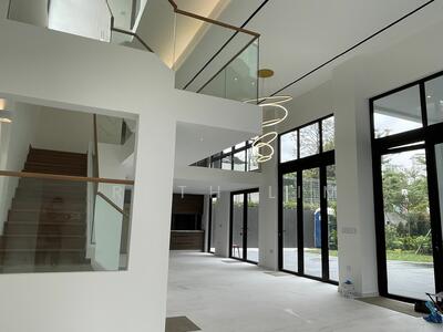 For Sale - 3.5 storey with basement freehold Bungalow in Charlton for sale