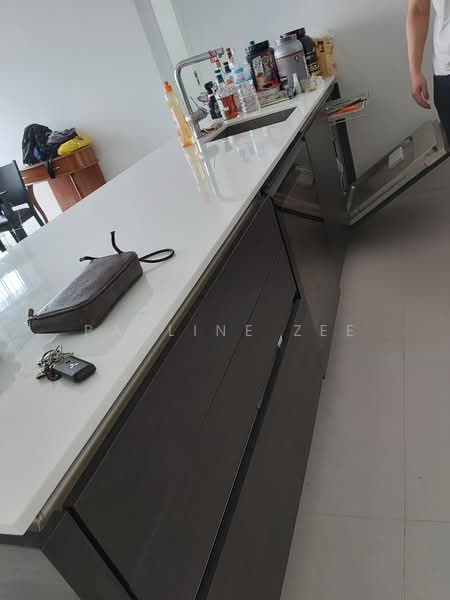 Scotts Square, 8 Scotts Road, 3 Bedrooms, 1,249 sqft, Apartment For Rent, by Pauline Zee, 23475143 - PropertyGuru.com.sg