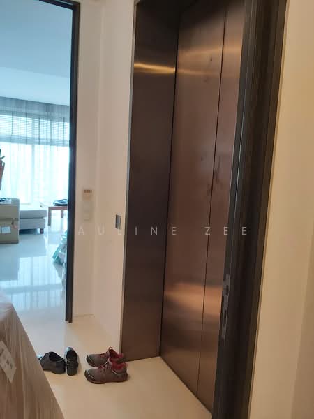Scotts Square, 8 Scotts Road, 3 Bedrooms, 1,249 sqft, Apartment For Rent, by Pauline Zee, 23475143 - PropertyGuru.com.sg