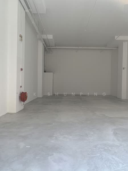 Tradehub 21, 18 Boon Lay Way, 2,120 sqft, Light Industrial (B1) For Rent, by Lek Shunping, 23479323 - CommercialGuru.com.sg
