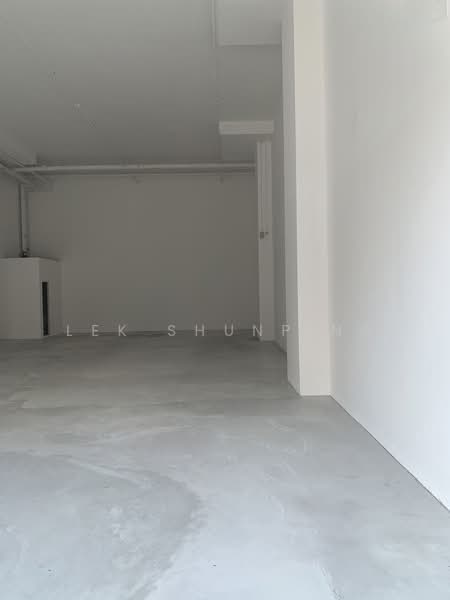 Tradehub 21, 18 Boon Lay Way, 2,120 sqft, Light Industrial (B1) For Rent, by Lek Shunping, 23479323 - CommercialGuru.com.sg