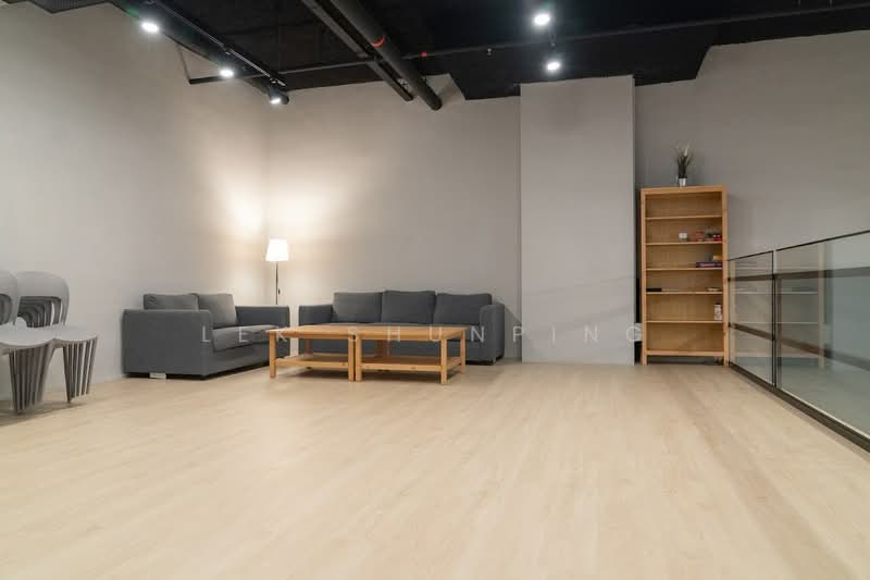 Tradehub 21, 18 Boon Lay Way, 2,120 sqft, Light Industrial (B1) For Rent, by Lek Shunping, 23479323 - CommercialGuru.com.sg