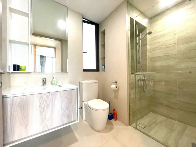 J Gateway, 2 Gateway Drive, 3 Bedrooms, 947 sqft, Condominium For Rent, by Christina Oh, 23483561 - PropertyGuru.com.sg