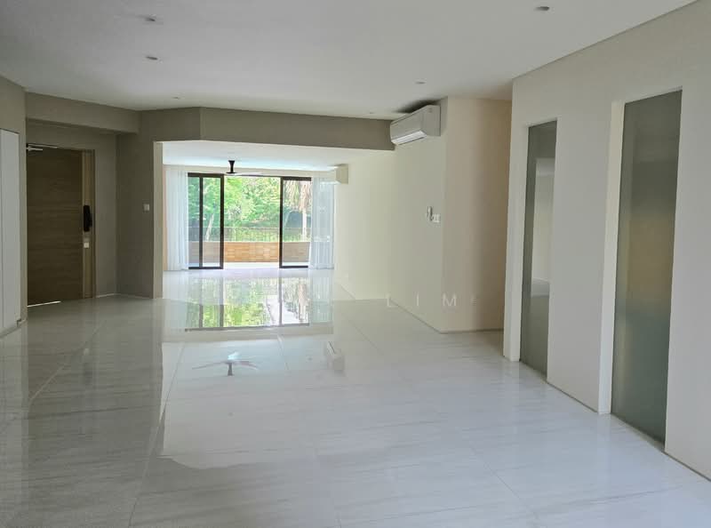 Garden Apartment, 25 Orange Grove Road, 4 Bedrooms, 2,475 sqft, Apartment For Rent, by Rene Lim, 23485389 - View of main door, spacious Living area which leads to the huge balcony
- PropertyGuru.com.sg