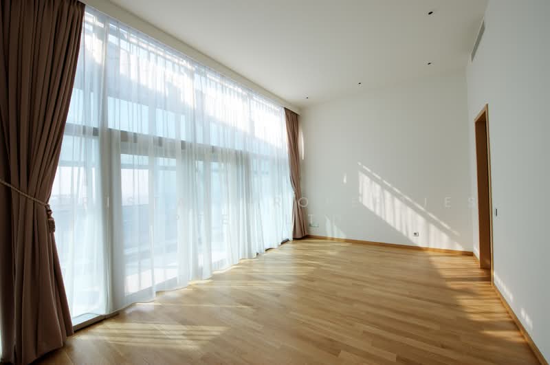 Marina Bay Residences Condominium For Sale at S$ 13,000,000 | PropertyGuru Singapore