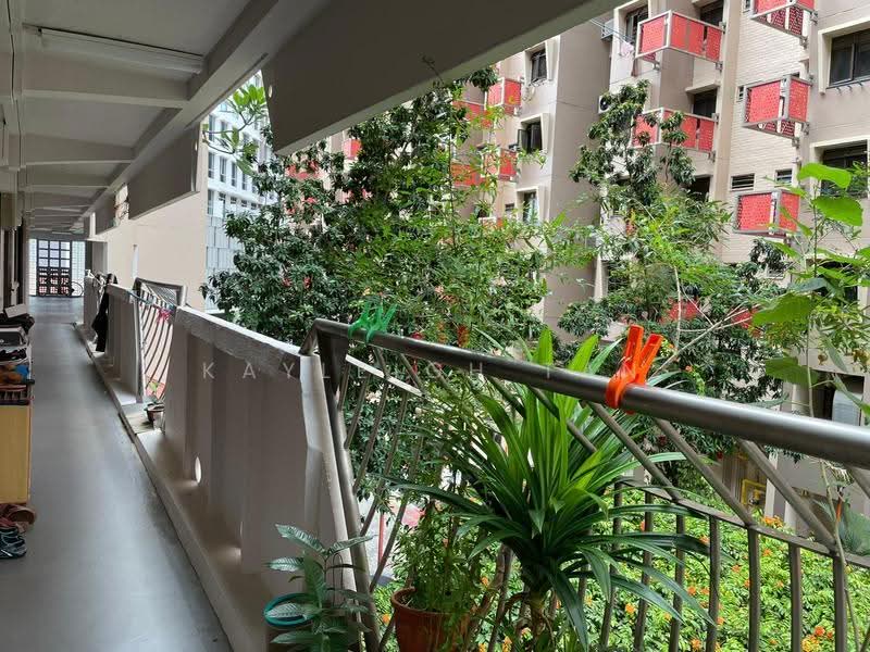 10 Selegie Road, 10 Selegie Road, Beach Road / Bugis / Rochor, 3 Bedrooms, 602 sqft, HDB Flat For Rent, by Kayleigh Tan, 23492042 - Corridor - PropertyGuru.com.sg