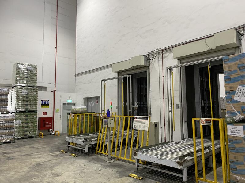 12.5m high 1000 pallet with racking / bare food distribution logistic warehouse @ Senoko way, Senoko way, 15,000 sqft, Warehouse For Rent, by Leow Kok Wee, 23494237 - CommercialGuru.com.sg