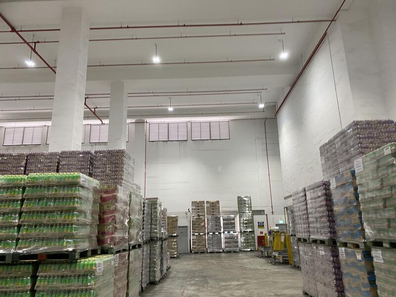 12.5m high 1000 pallet with racking / bare food distribution logistic warehouse @ Senoko way, Senoko way, 15,000 sqft, Warehouse For Rent, by Leow Kok Wee, 23494237 - CommercialGuru.com.sg