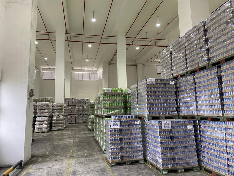 12.5m high 1000 pallet with racking / bare food distribution logistic warehouse @ Senoko way, Senoko way, 15,000 sqft, Warehouse For Rent, by Leow Kok Wee, 23494237 - CommercialGuru.com.sg