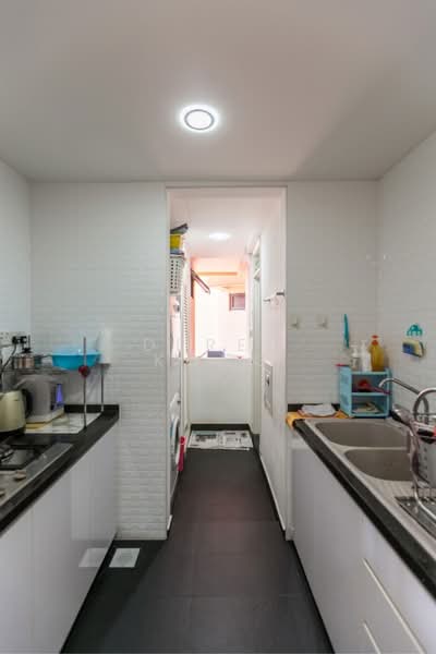 Seasons View, 7 Pemimpin Drive, 2 Bedrooms, 969 sqft, Condominium For Rent, by Derek Kong, 23500983 - PropertyGuru.com.sg
