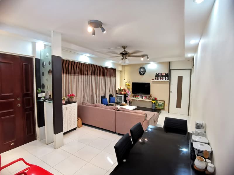 692B Choa Chu Kang Crescent, 692B Choa Chu Kang Crescent, 3 Bedrooms, 980 sqft, HDB Flat For Sale, by Kelvin Koh, 23502139 - PropertyGuru.com.sg
