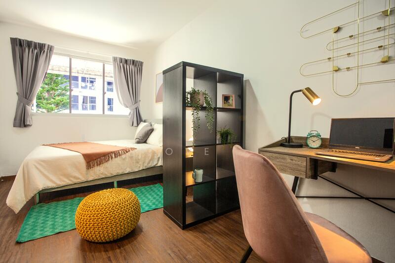 Orange room