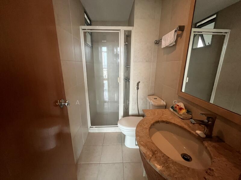 Hillview Regency, 28 Bukit Batok East Avenue 2, 3 Bedrooms, 1,109 sqft, Condominium For Rent, by Jialin Huang, 23520385 - PropertyGuru.com.sg