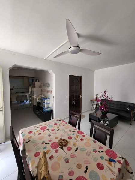 381 Tampines Street 32, 381 Tampines Street 32, Room Rental, 160 sqft, HDB Flat For Rent, by Kelly B B Tan, 23523248 - PropertyGuru.com.sg