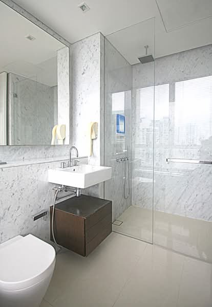 Scotts Square, 8 Scotts Road, 3 Bedrooms, 1,249 sqft, Apartment For Rent, by Renee Lim, 23523544 - Master Bathroom - PropertyGuru.com.sg