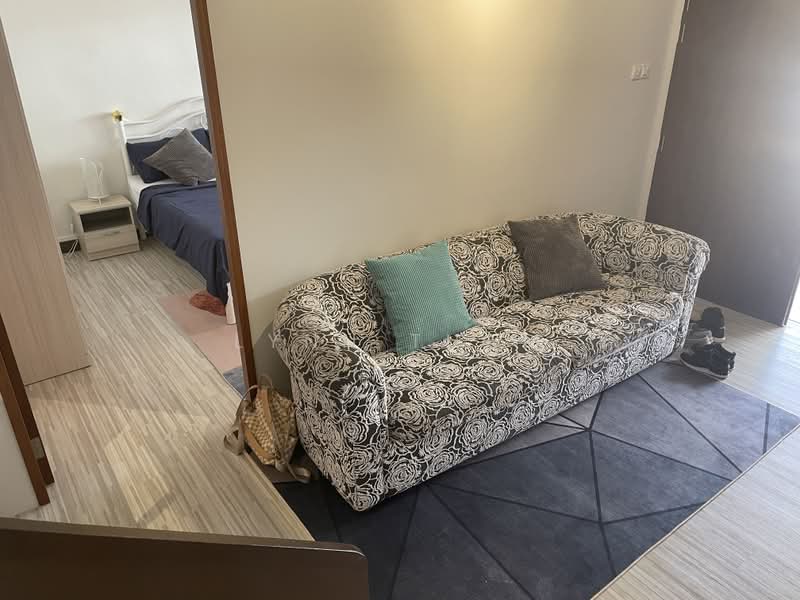 Golden Hill Estate, 86 Li Hwan Drive, Room Rental, 300 sqft, Terraced House For Rent, by Lynn Tham, 23529022 - Resting area - PropertyGuru.com.sg