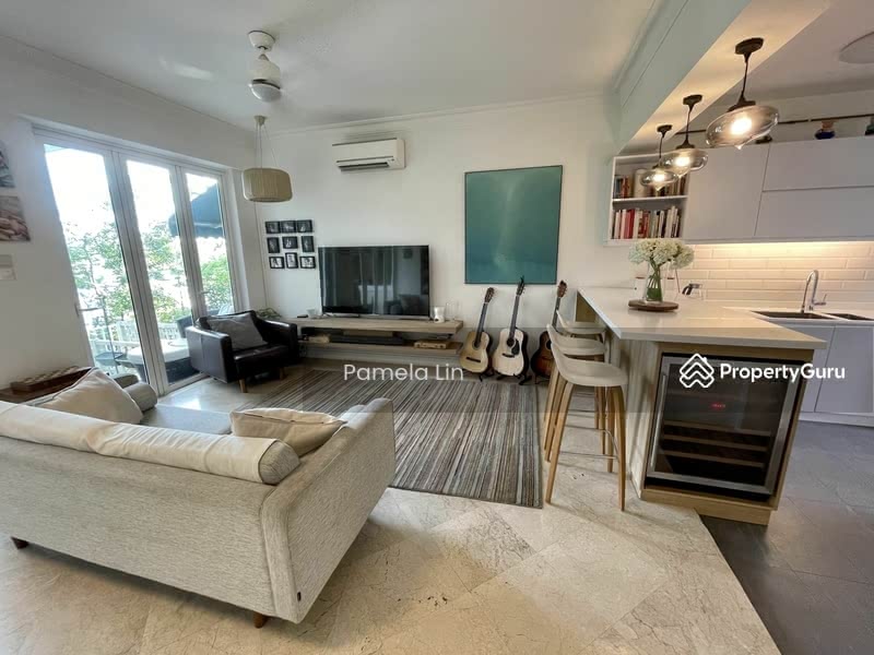 Bright and well ventilated living area