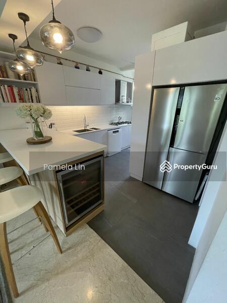 Kitchen with wine fridge, dishwasher and Fridge