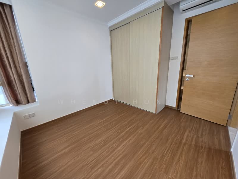 One Amber, 3 Amber Gardens, East Coast / Marine Parade, 4 Bedrooms, 1,701 sqft, Condominium For Rent, by Whendi Hong, 23530827 - 2nd Bedroom (Junior Master) - comes with attached bathroom. - PropertyGuru.com.sg