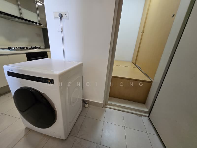 One Amber, 3 Amber Gardens, East Coast / Marine Parade, 4 Bedrooms, 1,701 sqft, Condominium For Rent, by Whendi Hong, 23530827 - Home Shelter / Helper's room with ample storage space. - PropertyGuru.com.sg