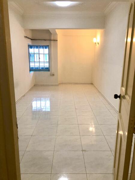 82 Tiong Poh Road, 82 Tiong Poh Road, Alexandra / Commonwealth, 3 Bedrooms, 1,100 sqft, Apartment For Sale, by Irene Quek, 23535855 - PropertyGuru.com.sg