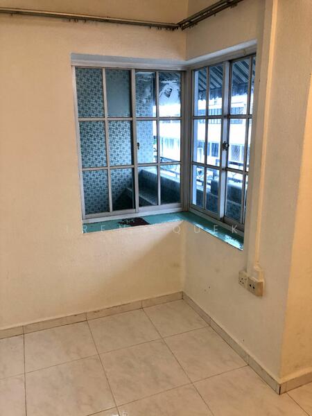 82 Tiong Poh Road, 82 Tiong Poh Road, Alexandra / Commonwealth, 3 Bedrooms, 1,100 sqft, Apartment For Sale, by Irene Quek, 23535855 - PropertyGuru.com.sg