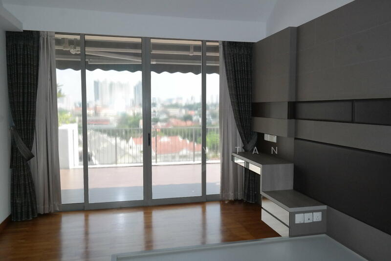 Master with access to roof terrace