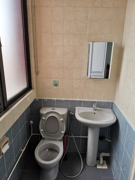 Ensuite window unit Bedok Siglap MRT, 214 Upper East Coast - Beautiful enquire Now!, Studio, 200 sqft, Condominium For Rent, by Khuna Paul, 23537199 - PropertyGuru.com.sg