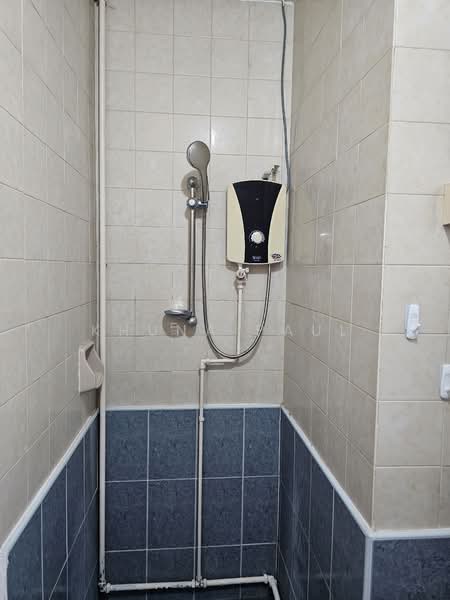 Ensuite window unit Bedok Siglap MRT Enquire Now ....., 214 Upper East Coast rd. All are Welcome..., Studio, 200 sqft, Condominium For Rent, by Khuna Paul, 23537199 - PropertyGuru.com.sg