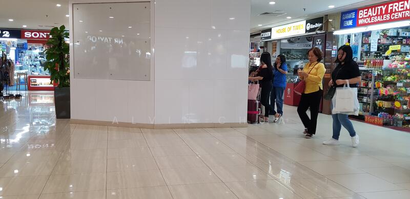 Lucky Plaza, 304 Orchard Road, 215 sqft, Mall Shop For Sale, by Alvin Chua, 23539575 - CommercialGuru.com.sg
