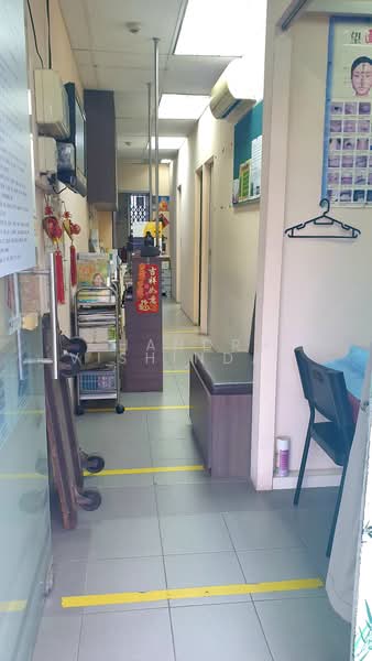 66 Kallang Bahru, 66 Kallang Bahru, 450 sqft, Shop / Shophouse For Rent, by Cruz V, 23547021 - Shop entrance with long walk way - CommercialGuru.com.sg