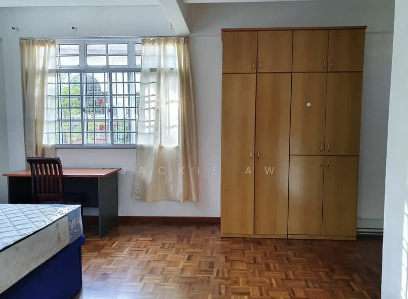 Near Kovan MRT /LOWLAND rd terrace house master room, Lowland Road, Room Rental, 250 sqft, Semi-Detached House For Rent, by Jackie Aw, 23551501 - PropertyGuru.com.sg