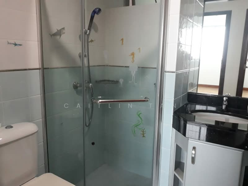 Bishan Loft, 31 Bishan Street 11, 4 Bedrooms, 1,464 sqft, Condominium For Rent, by Caitlin Tan, 23551858 - Common bathroom - PropertyGuru.com.sg