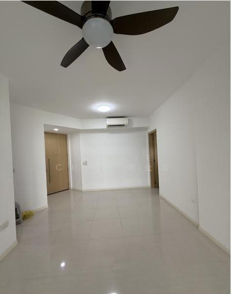 Boathouse Residences, 33 Upper Serangoon View, Hougang / Punggol / Sengkang, 2 Bedrooms, 840 sqft, Condominium For Rent, by Connie Chew 周址芩, 23554012 - Living Room - PropertyGuru.com.sg