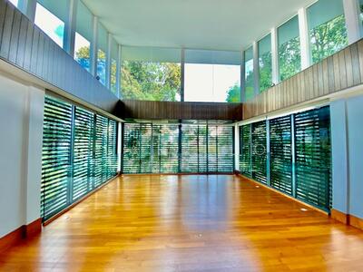 For Rent - Experience the wow factor at this Ford ave GCB