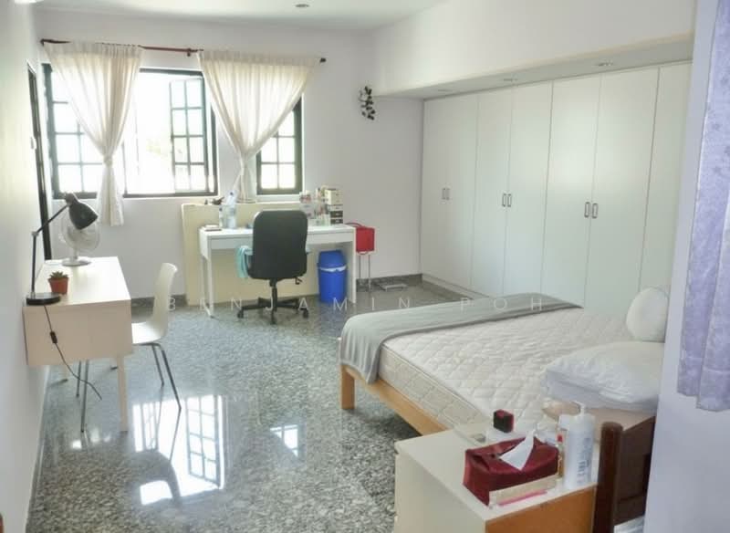 ORIG CORNER TERR NEAR PARK AND AMENITIES!!!, SERANGOON, LORONG CHUAN VICINITY, 4 Bedrooms, 2,500 sqft, Corner Terrace For Sale, by Benjamin Poh, 23554152 - PropertyGuru.com.sg