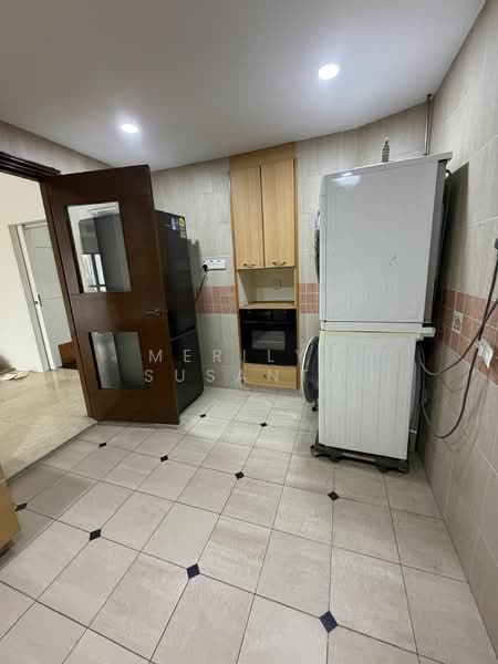 Mutiara Crest, 2 Jalan Mutiara, 3 Bedrooms, 1,335 sqft, Apartment For Rent, by Merilyn Susanto, 23556276 - PropertyGuru.com.sg
