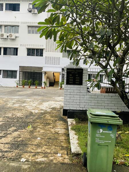 Boon Lay Shopping Centre, 221 Boon Lay Place, 850 sqft, Shop / Shophouse For Sale, by Jacqueline Lee 李瑞玲, 23557768 - CommercialGuru.com.sg