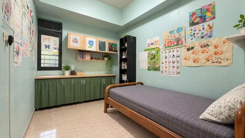 Westwood Park, Westwood Crescent, Boon Lay / Jurong / Tuas, 5 Bedrooms, 2,600 sqft, Terraced House For Sale, by Lin Shufang, 23558668 - Granny Room - PropertyGuru.com.sg